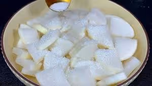 一道下飯菜，爽脆可口醬腌蘿蔔，簡單還下飯！