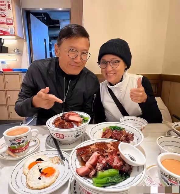 不老男神苗僑偉回加國度假,打拳健身鍛鍊,身材零贅肉,家底豐厚