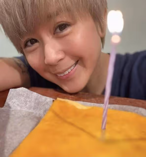 香港童顏女星近況曝光!頭髮全部漂染,自曝受家族遺傳史影響