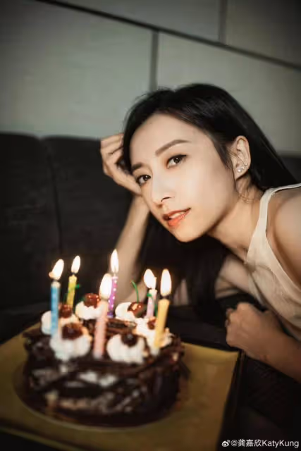 TVB實力花旦曬慶生照,被贊似鄰家少女,自曝身體出現問題引關注