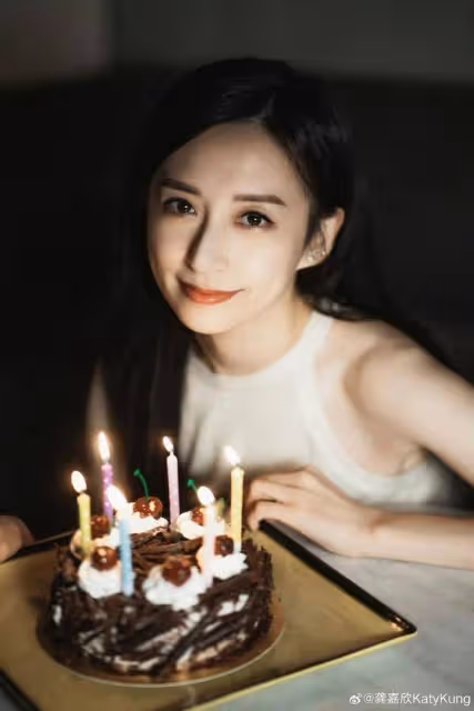 TVB實力花旦曬慶生照,被贊似鄰家少女,自曝身體出現問題引關注