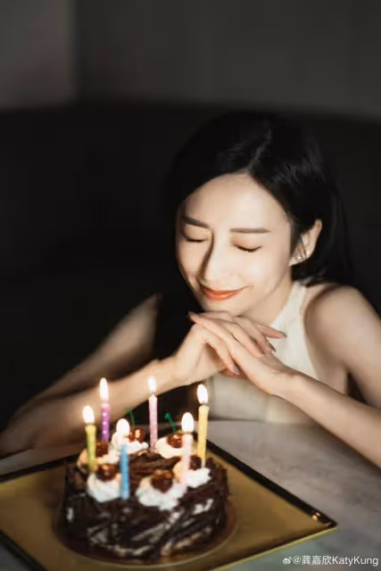 TVB實力花旦曬慶生照,被贊似鄰家少女,自曝身體出現問題引關注