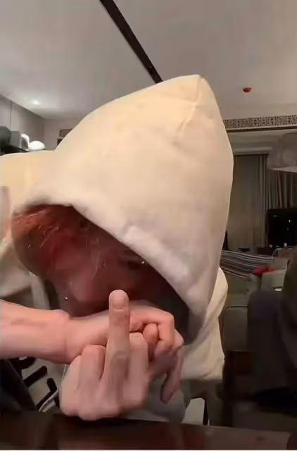 笑死了!黃子韜鹿晗直播連麥,居然沒關注鹿晗,兩人互懟全是笑點