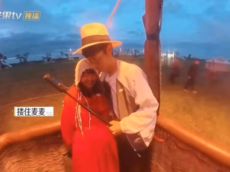 沒眼看！白氣了2個月，李行亮麥琳牽手坐熱氣球，擁抱下跪還求婚