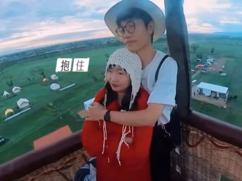 沒眼看！白氣了2個月，李行亮麥琳牽手坐熱氣球，擁抱下跪還求婚