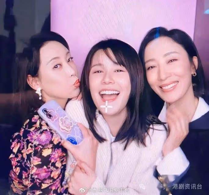 黃翠如升格做女王！獲蕭正楠貼心照顧 孕期出現呢個問題