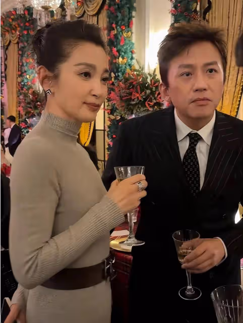 李冰冰亮相活動氣場強大,高清近照曝光年齡感十足,魅力不減當年