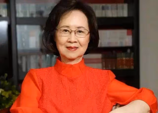 師生戀當小三搶丈夫屢次自殺!言情教母瓊瑤一生太精彩