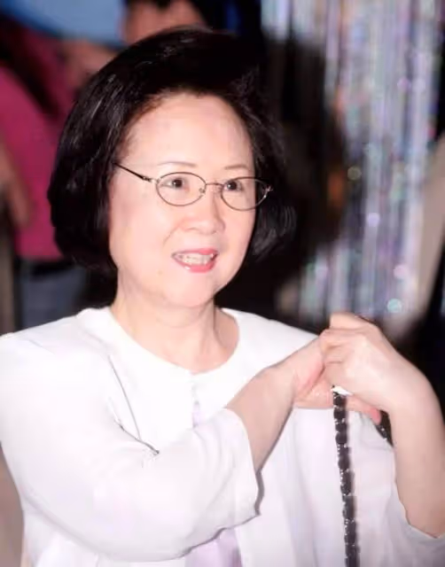 師生戀當小三搶丈夫屢次自殺!言情教母瓊瑤一生太精彩