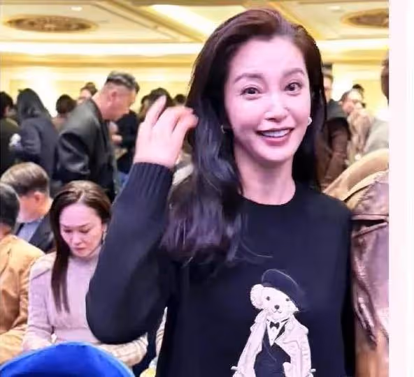 李冰冰51歲狀態優雅冷艷!但生圖皮膚鬆弛撞臉劉曉慶