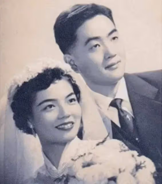瓊瑤愛情比劇還狗血!高中愛上大25歲老師,二婚當15年小三終上位