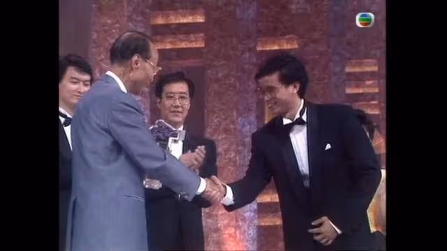 TVB司儀楊瑞麟淪為綠葉演員,曾打敗黃子華,凍齡有術,身家豐厚