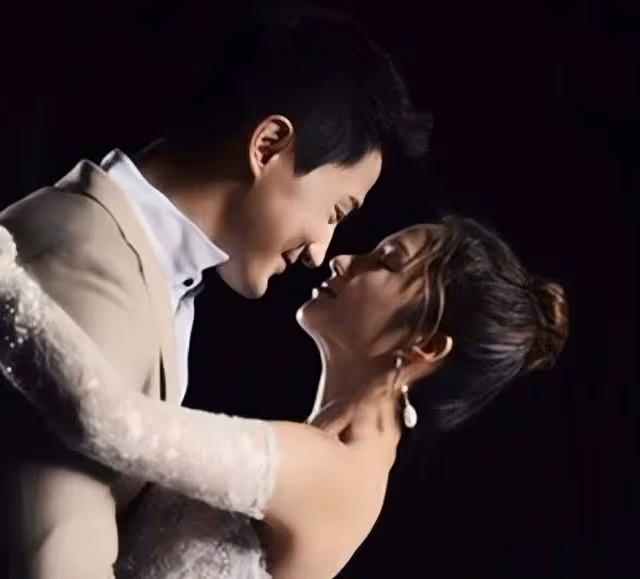 恭喜!TVB知名男星將註冊結婚,和高顏值港姐拍洞穴婚紗照