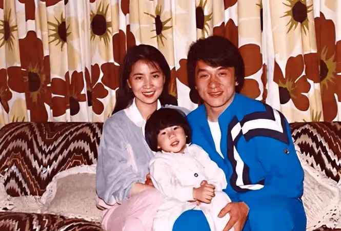 直到看見「小龍女」吳卓林近況,才明白成龍不認,是多正確的選擇