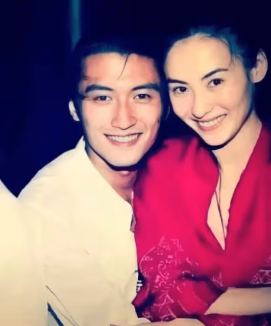 直到如今才明白,謝霆鋒對張柏芝不僅是喜歡,而是用盡全力的深愛