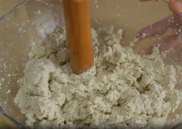 西葫蘆別再炒著吃了,加一塊老豆腐,不燉也不炸,一口一個超過癮