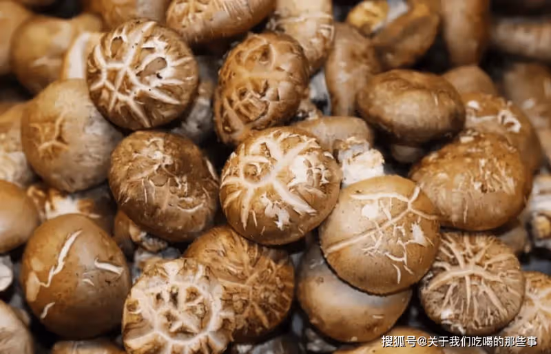 買香菇時,挑「大的」還是挑「小的」?差別挺大,別再買錯了