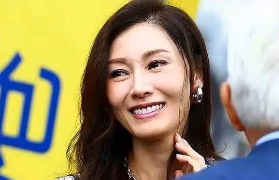 54歲李嘉欣近照老態嚇人!網友:人家曾是最美港姐