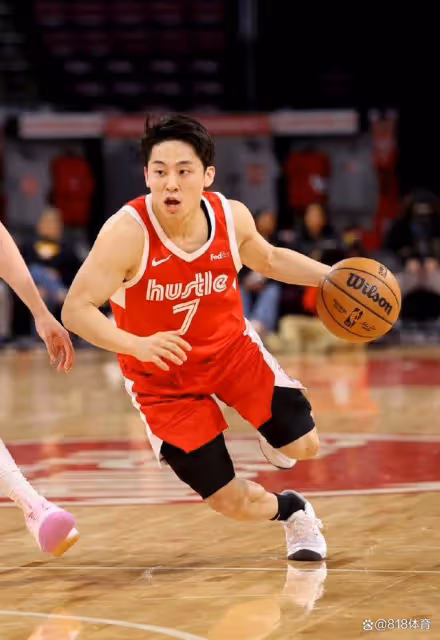 勇闖NBA!河村勇輝孟菲斯租小公寓獨居，自己去超市買菜做飯+打球