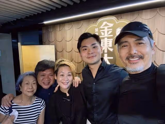 TVB資深綠葉演員與路人合影,頸部疑似有肉瘤,健康引網友擔憂