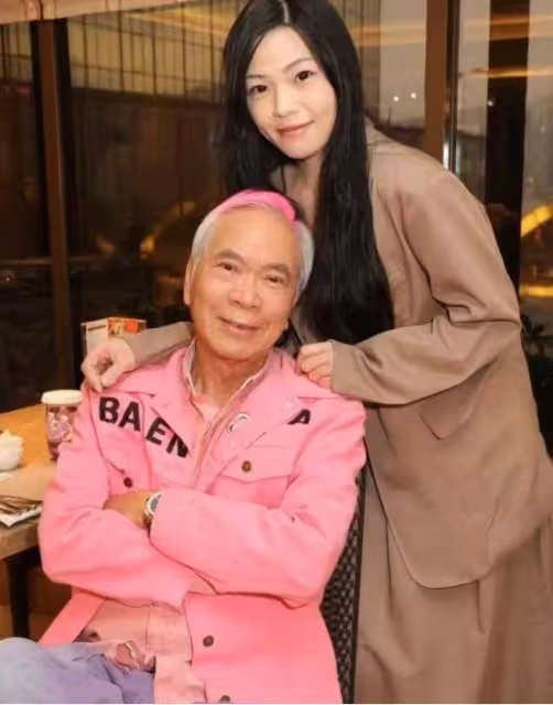 TVB「純愛戰士」遭受感情新考驗,多人自薦做女友,網民犀利點評