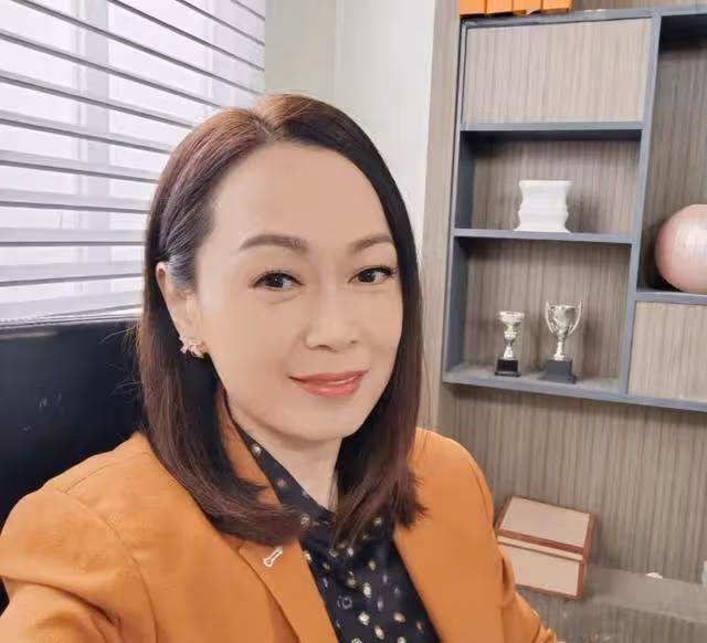 厲害!TVB女星13歲兒子泳賽再奪獎,曾因患罕見病意外被發掘天分
