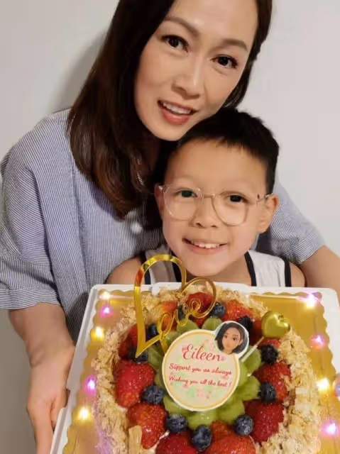 厲害!TVB女星13歲兒子泳賽再奪獎,曾因患罕見病意外被發掘天分