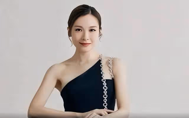 TVB知名女星再曝離巢,疑和高層談判破裂,突然更改工作聯繫方式