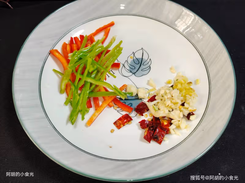 入冬就該吃這洗腸菜了,懂行的都在吃!大火炒一盤,香味撲鼻、鮮嫩又潤腸,好吃到把盤子舔乾淨