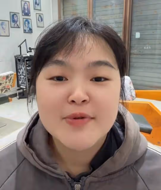 向佐今晚找曉華理髮,曉華:感謝向佐哥在我流量下滑時來理髮!