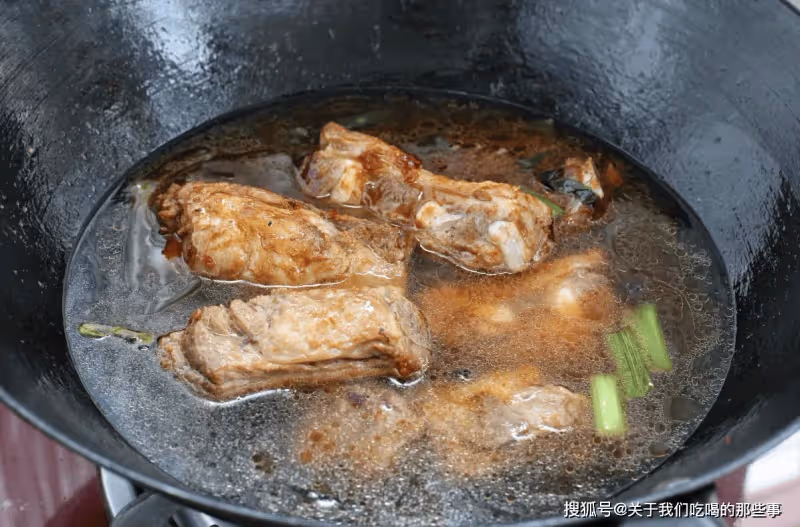 不管燉什麼肉,最忌直接焯水!掌握5點,肉不柴不腥,軟爛香濃