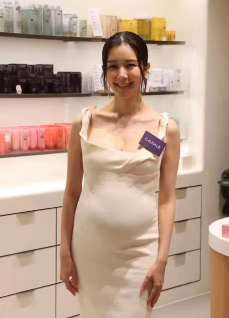 TVB兩位準媽媽同框!同懷5個月孕肚大不同,引髮網民猜誰男誰女