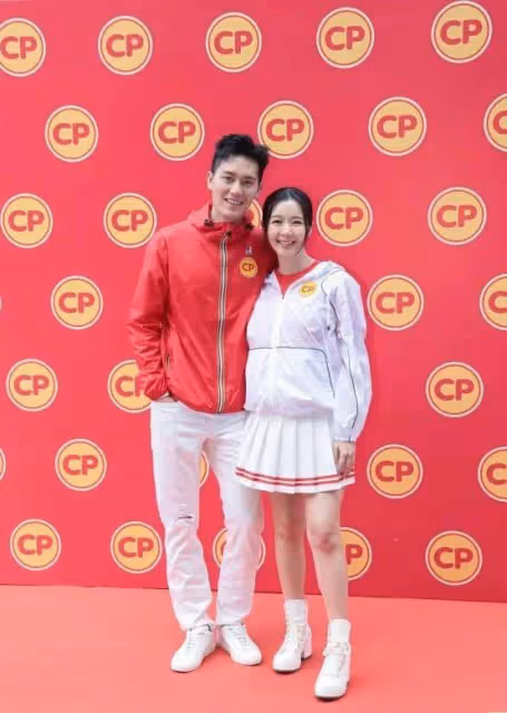TVB兩位準媽媽同框!同懷5個月孕肚大不同,引髮網民猜誰男誰女