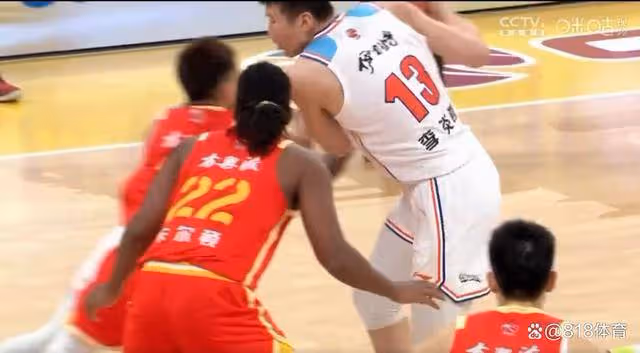 真傷了！廣廈：孫銘徽跟防意外被李炎哲肘擊 遭遇顱腦損傷及腦震盪