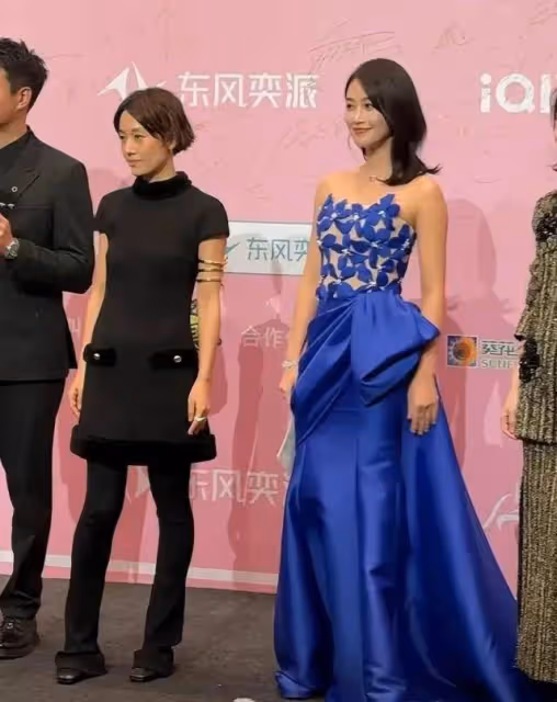 馬伊琍現身參加活動，本人身材消瘦顯憔悴，生圖近照十分顯老