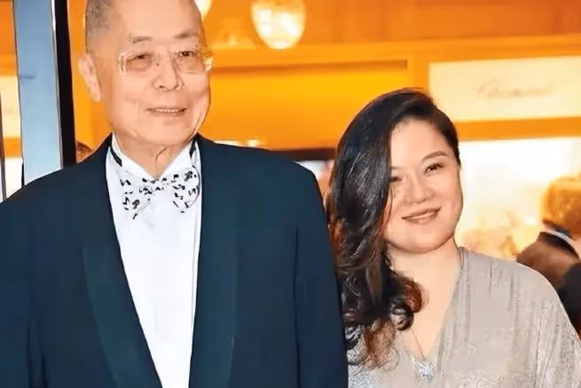 孫穎,44歲為81歲老公連生兩個孩子,是她這輩子最正確的決定