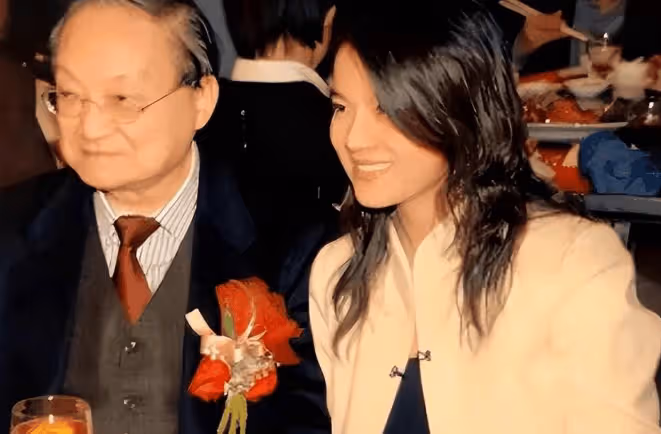 孫穎,44歲為81歲老公連生兩個孩子,是她這輩子最正確的決定