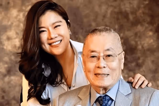 孫穎,44歲為81歲老公連生兩個孩子,是她這輩子最正確的決定