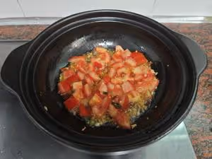 牛肉腐竹番茄煲