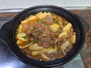 牛肉腐竹番茄煲