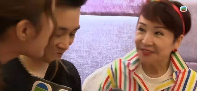 狄波拉現身TVB,為支持偶像豪捐100萬,引髮網民熱議她愛慘了偶像