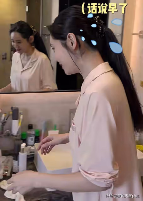 秋瓷炫家不請保姆，6歲兒子髒衣服扔浴缸里，於曉光洗漱用品亂放