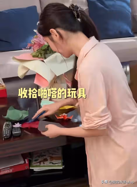 秋瓷炫家不請保姆,6歲兒子髒衣服扔浴缸里,於曉光洗漱用品亂放