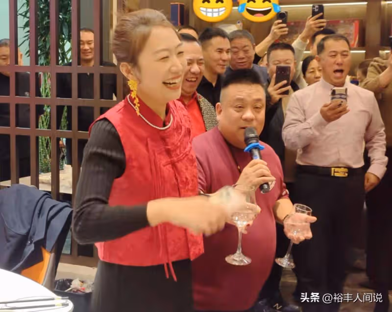 曝姜昆口盟徒弟虎哥大婚!妻子比他高20多厘米,楊議缺席引熱議