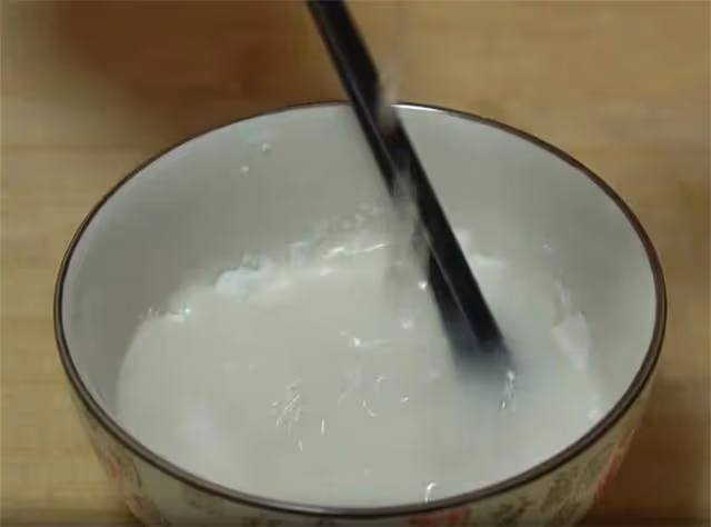 樓下賣了20年的煎餅果子,昨天跟阿姨請教了做法,配方比例超詳細