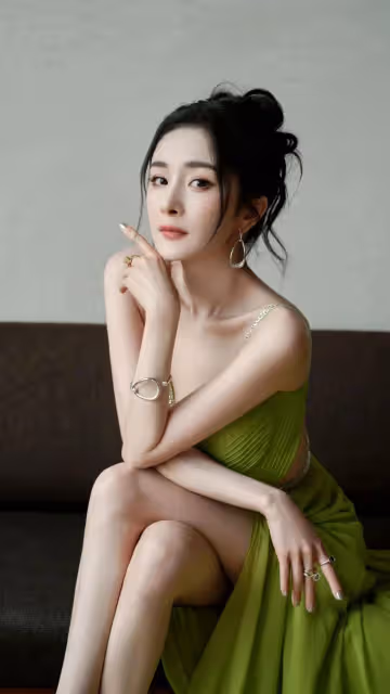 當紅女星楊冪各類性感寫真!膚白貌美魔鬼身材絕對火辣