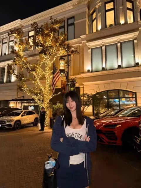 小S18歲大女兒曬照，身材火辣，發育過猛快兜不住，評論區好尷尬