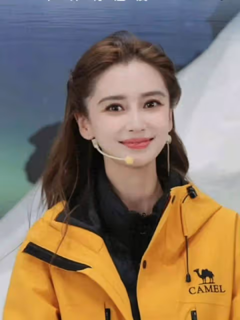 美爆了!Angelababy直播,700多萬人在線觀看,狀態超好秒殺葉珂