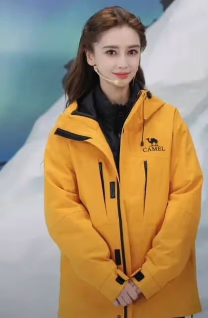 美爆了!Angelababy直播,700多萬人在線觀看,狀態超好秒殺葉珂