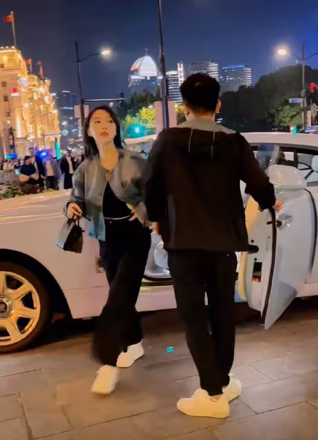 美爆了！Angelababy直播，700多萬人在線觀看，狀態超好秒殺葉珂